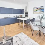 Daire Host & - 39 Marine Parade