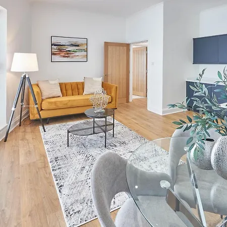 Host & - 39 Marine Parade