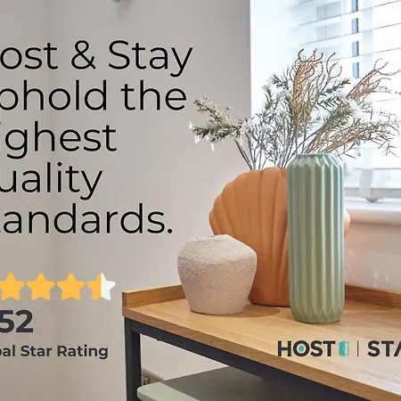 Host & - 39 Marine Parade